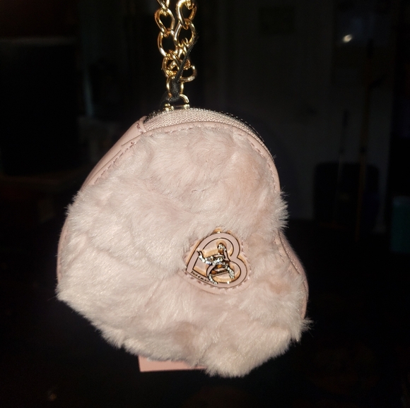 JUICY COUTURE FLUFFY HEART WRISTLET NWT - Picture 4 of 8